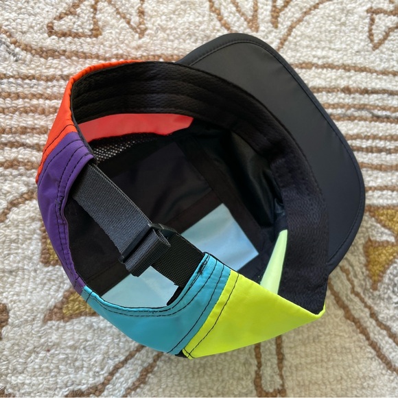 Sprints 5 Panel Running Hat in Retro “Fresh Prints” Colors NWOT - Picture 3 of 3